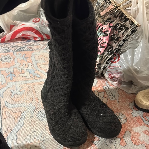 UGG Charcoal Cable Knit Boots with Buttons - Picture 3 of 3